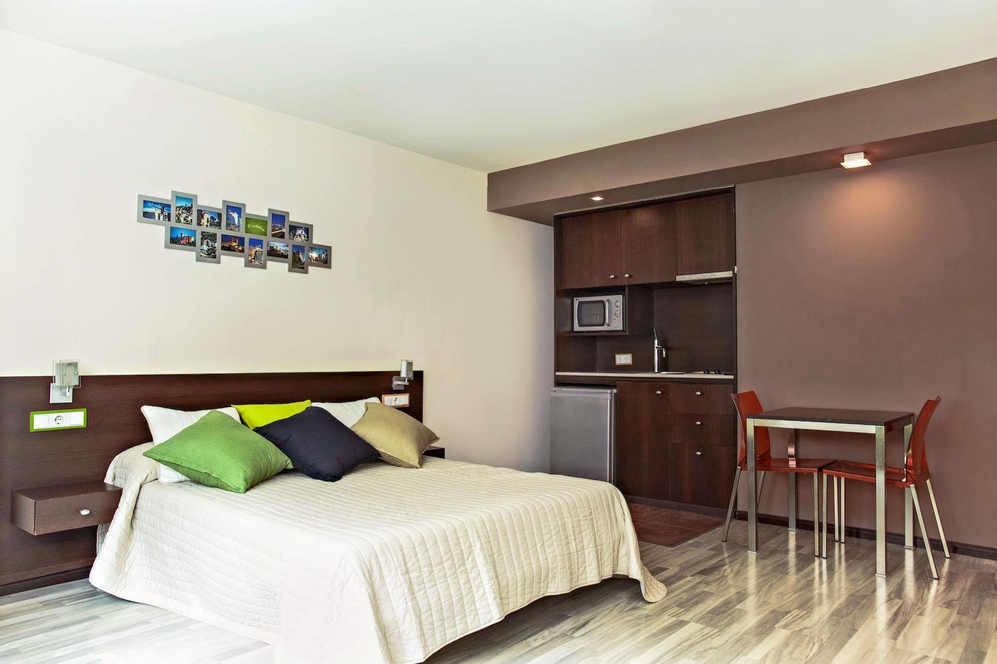 Ginosi Basics Centric Apartel Apartment Castelldefels Exterior foto